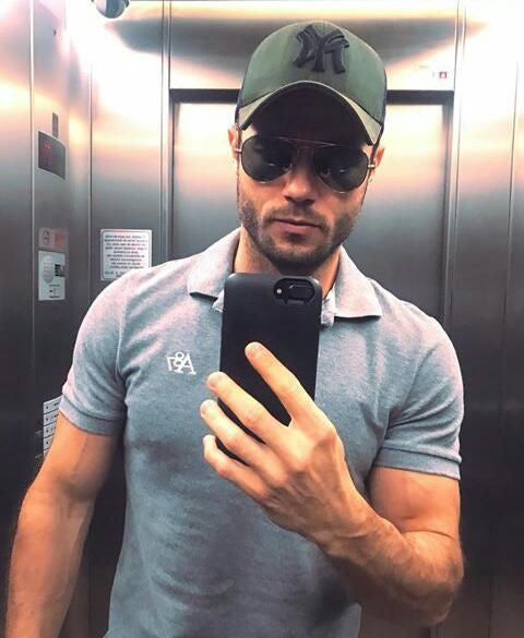 <em>Alex D</em>